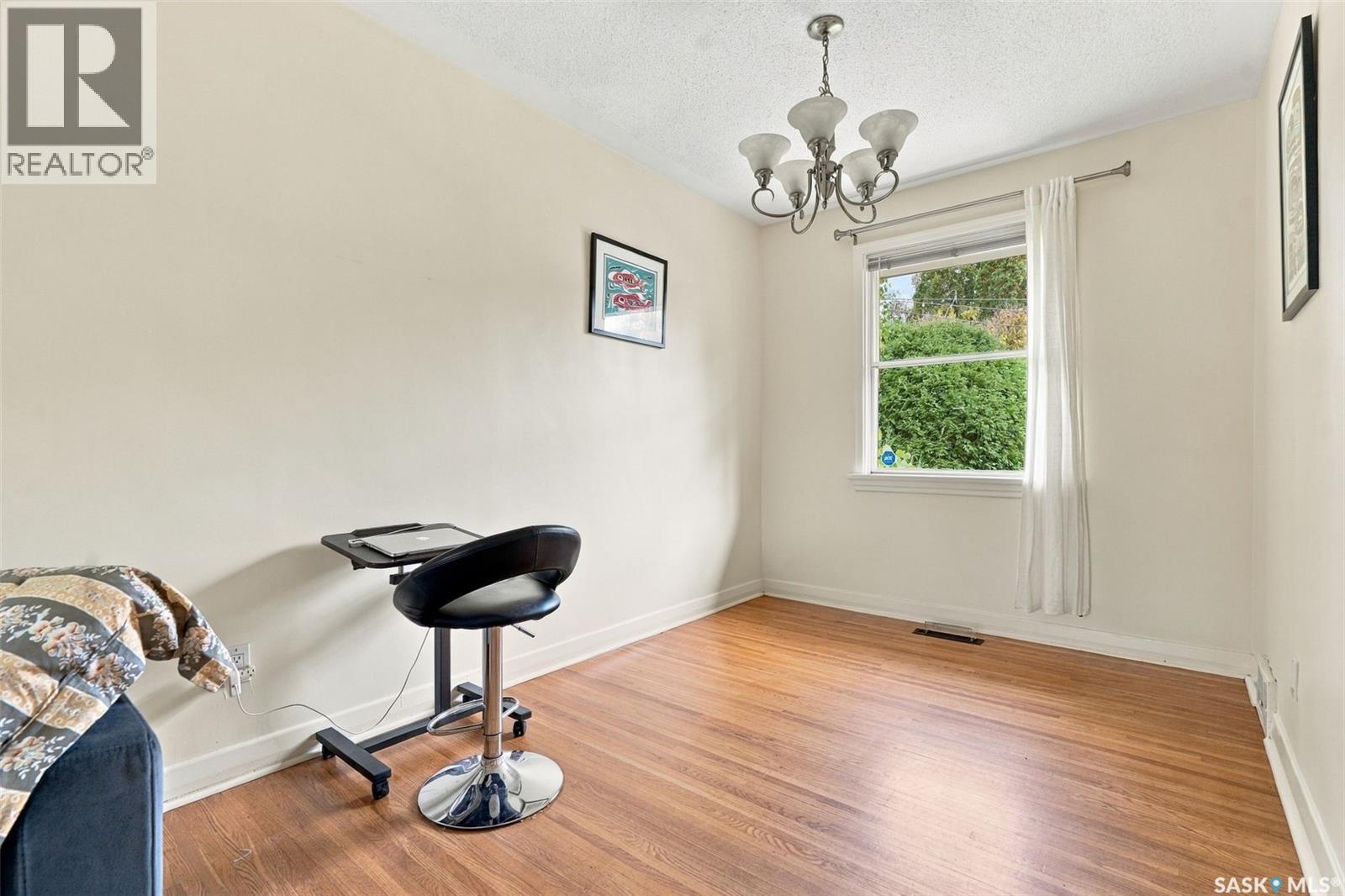 1629 Cairns AVENUE - 10