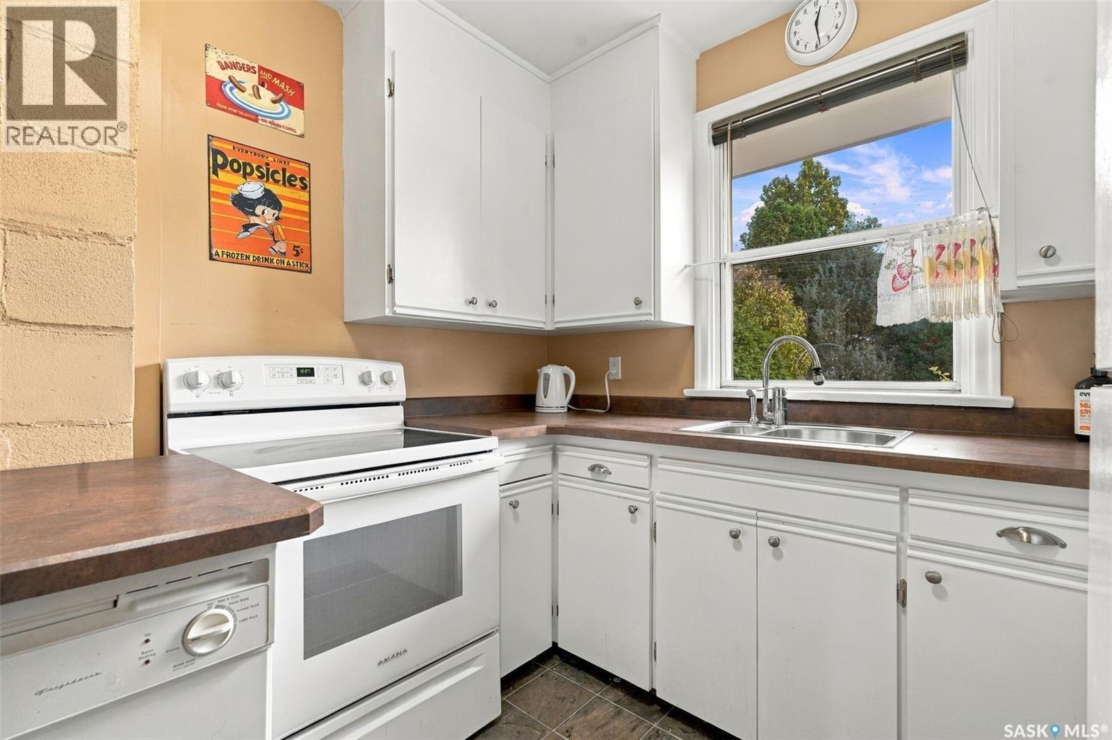 1629 Cairns AVENUE - 14