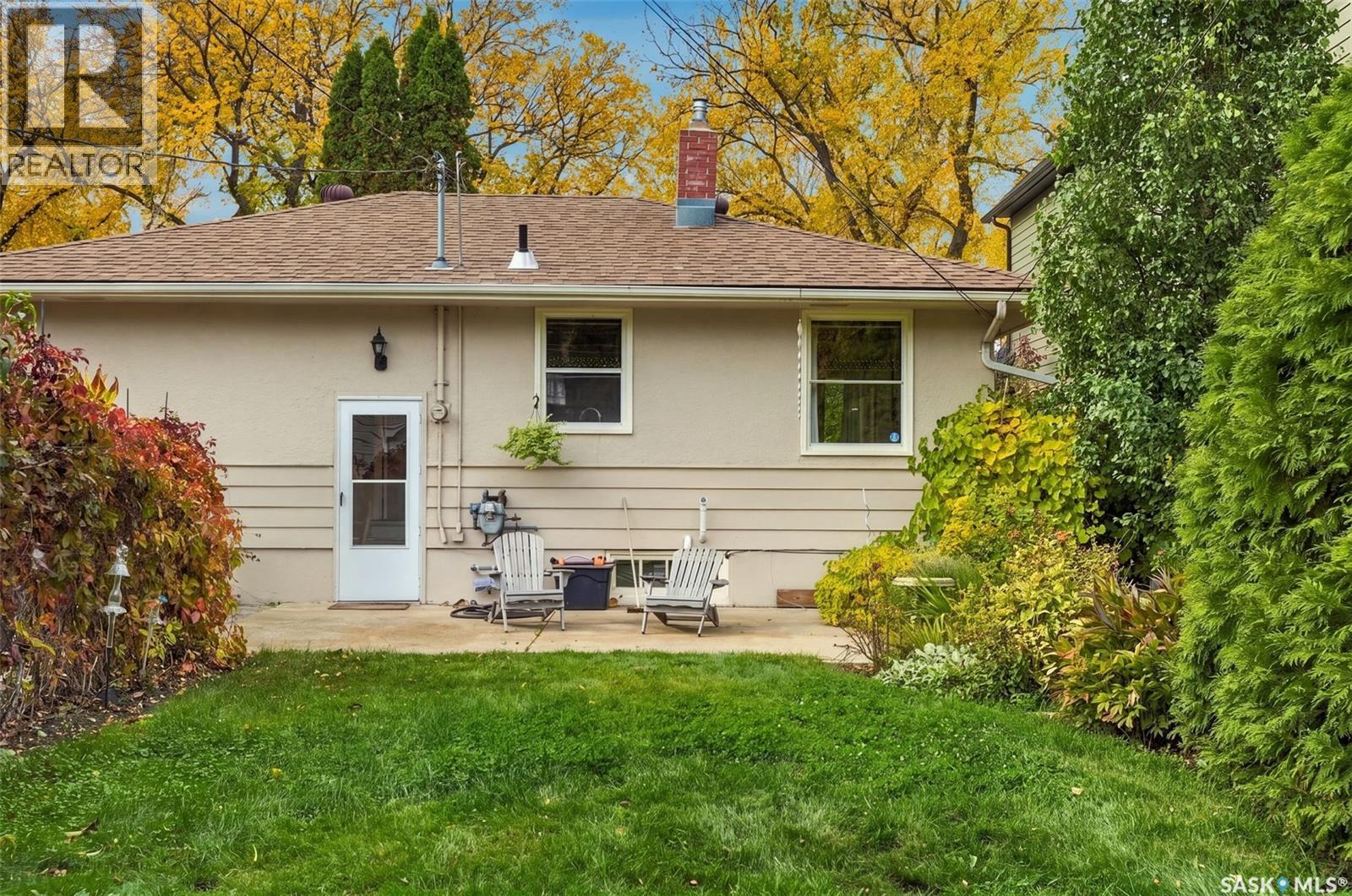 1629 Cairns AVENUE - 36