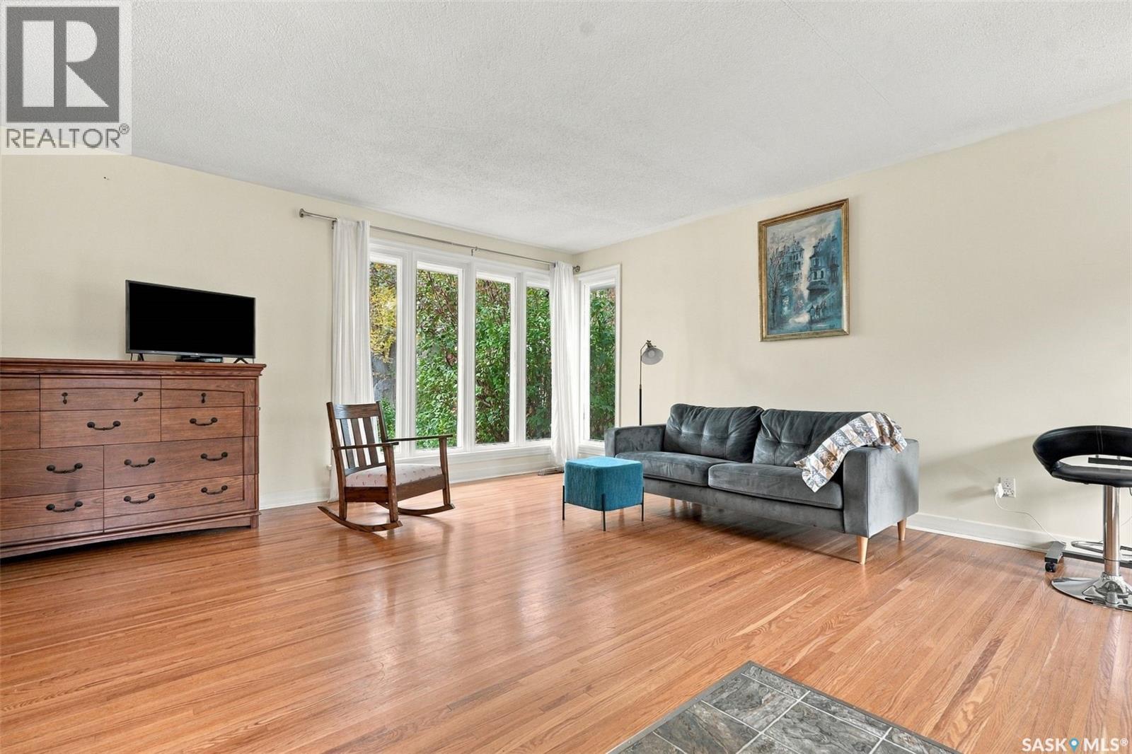1629 Cairns AVENUE - 5
