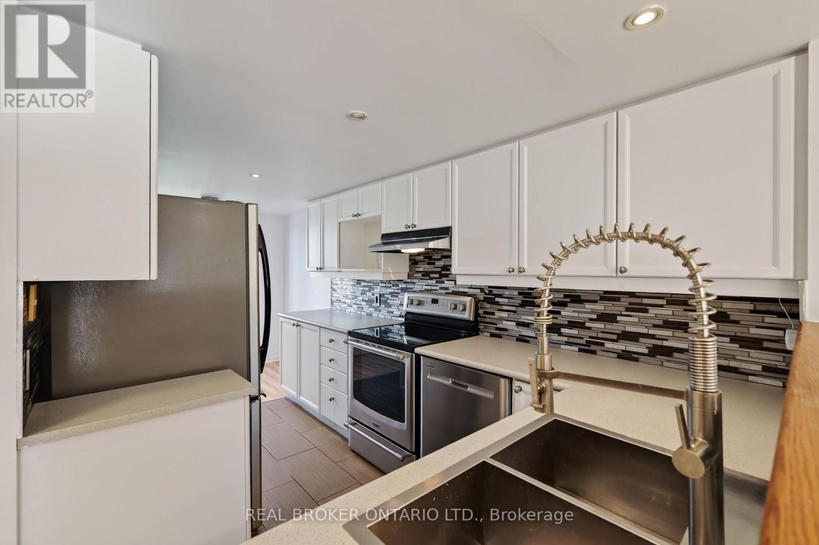 108 Centrepointe Drive — photo 13
