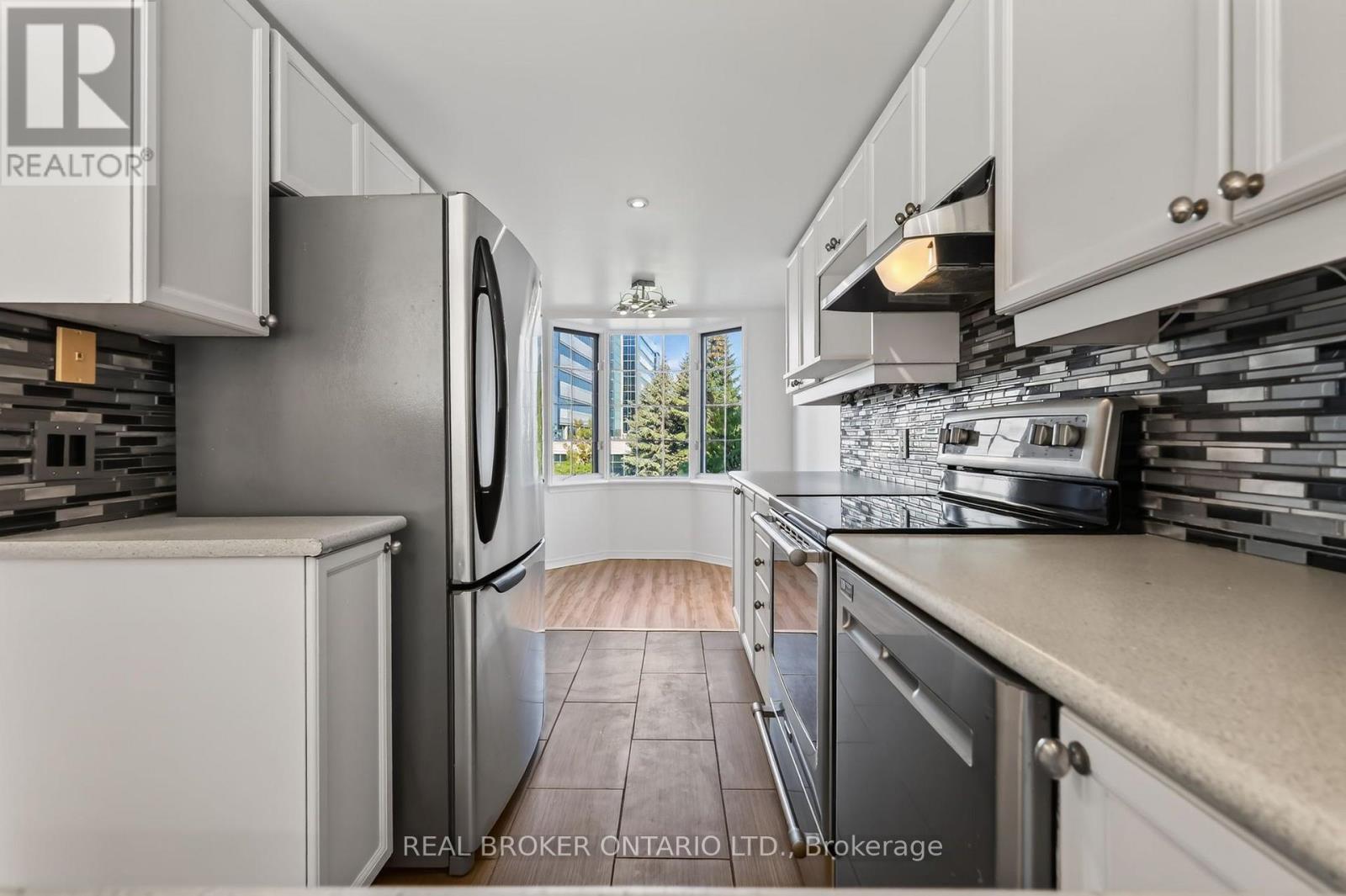 108 Centrepointe Drive — photo 16