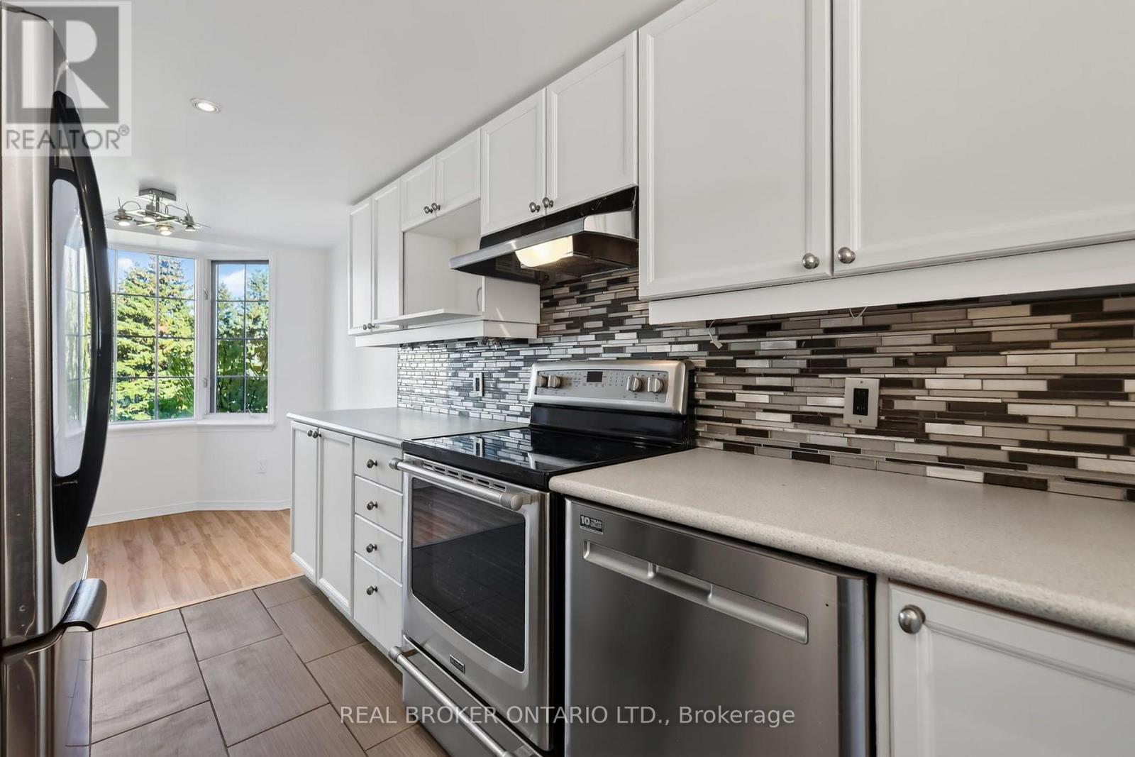 108 Centrepointe Drive — photo 17