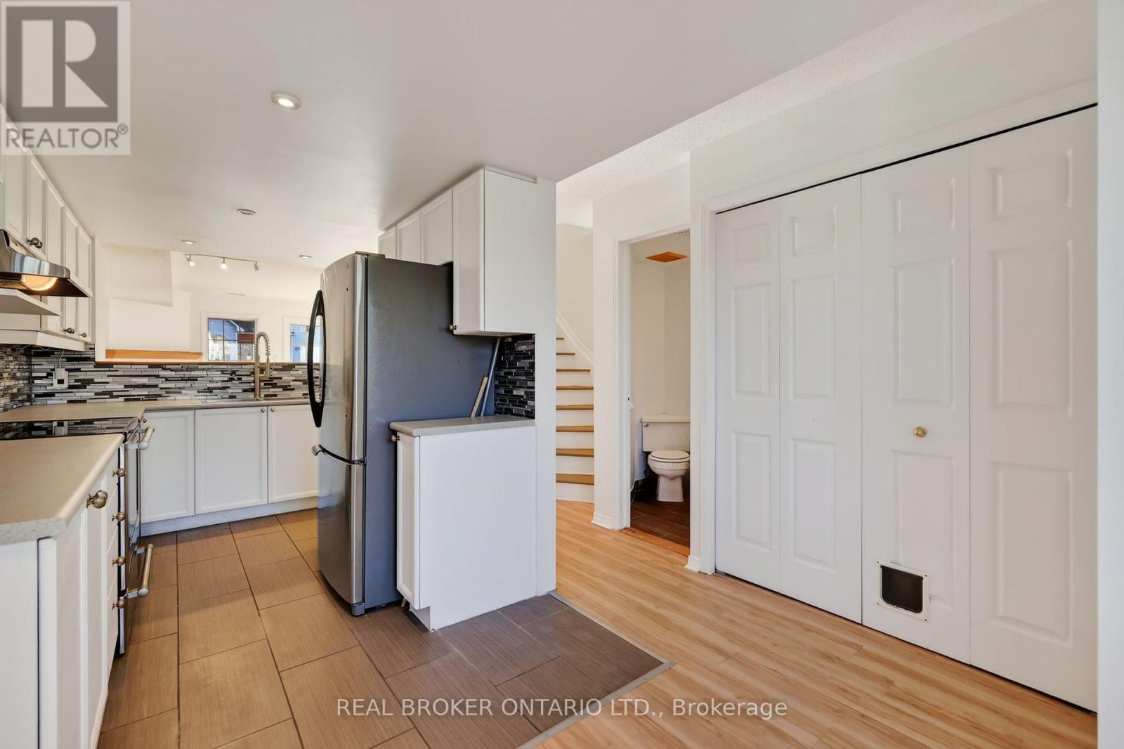 108 Centrepointe Drive — photo 19