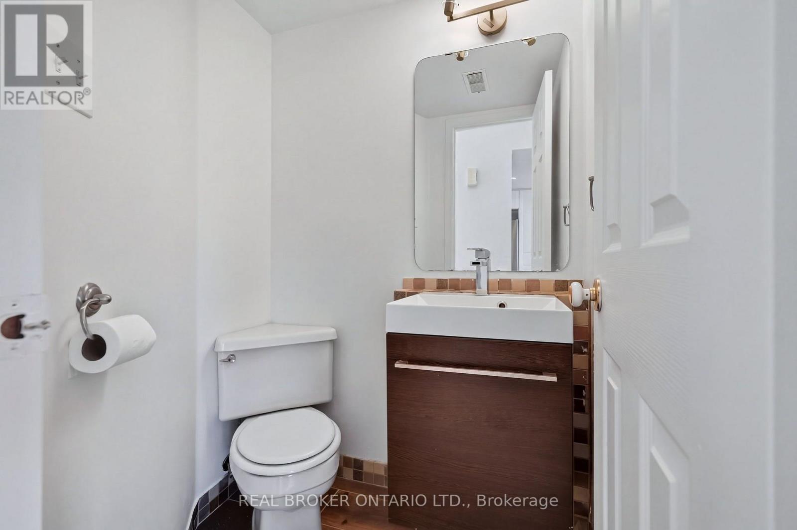 108 Centrepointe Drive — photo 23