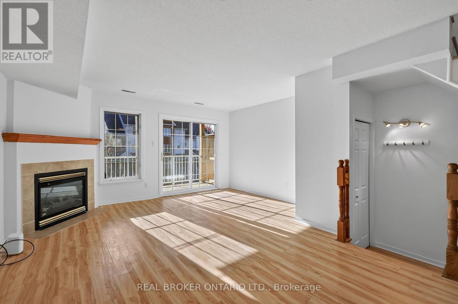 108 Centrepointe Drive — photo 8