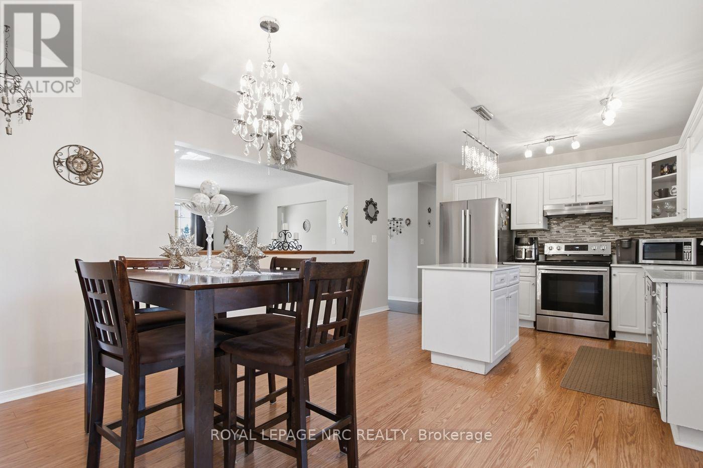 375 Albany Street — photo 10