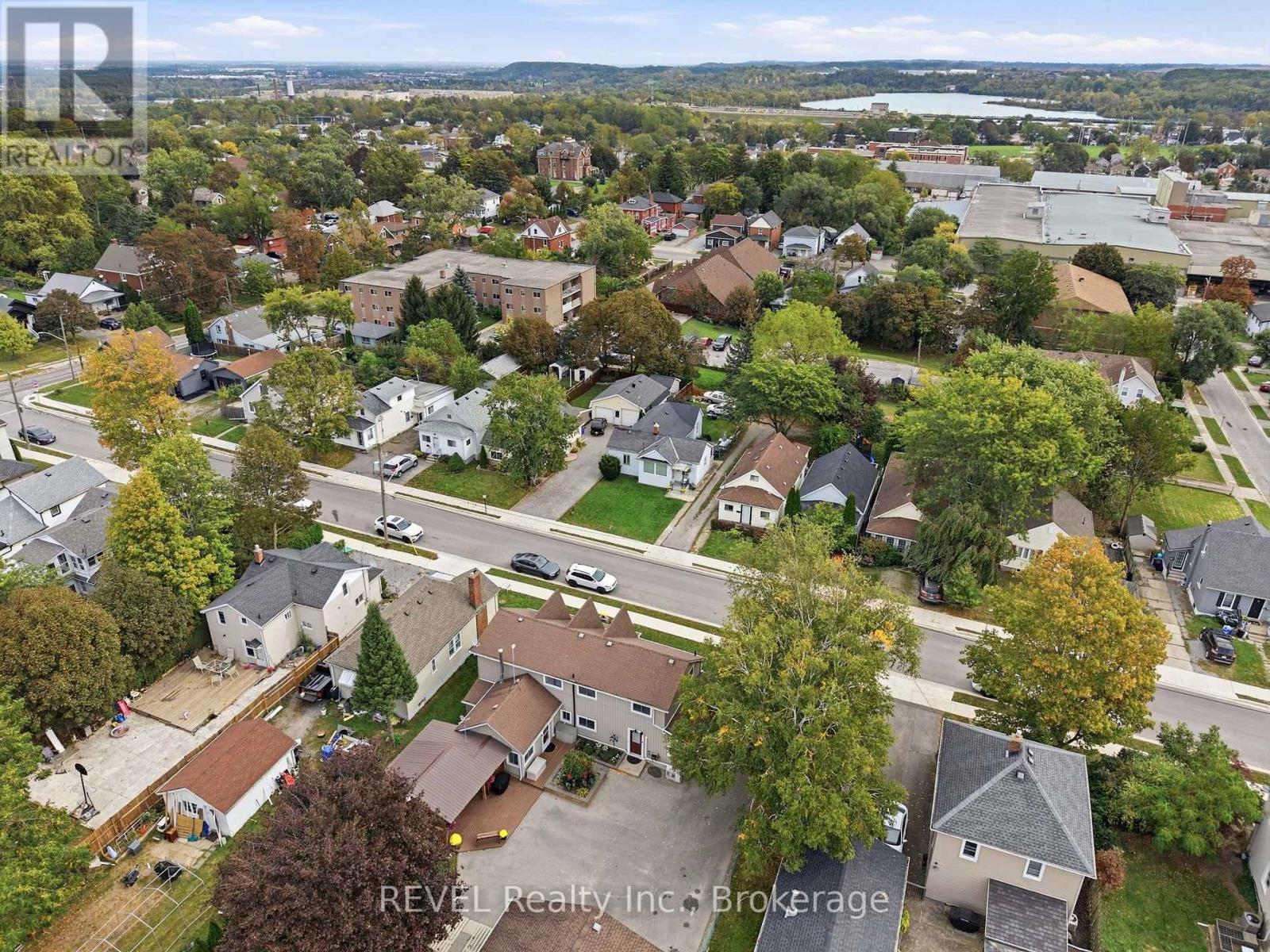61 Queen Street North — photo 36