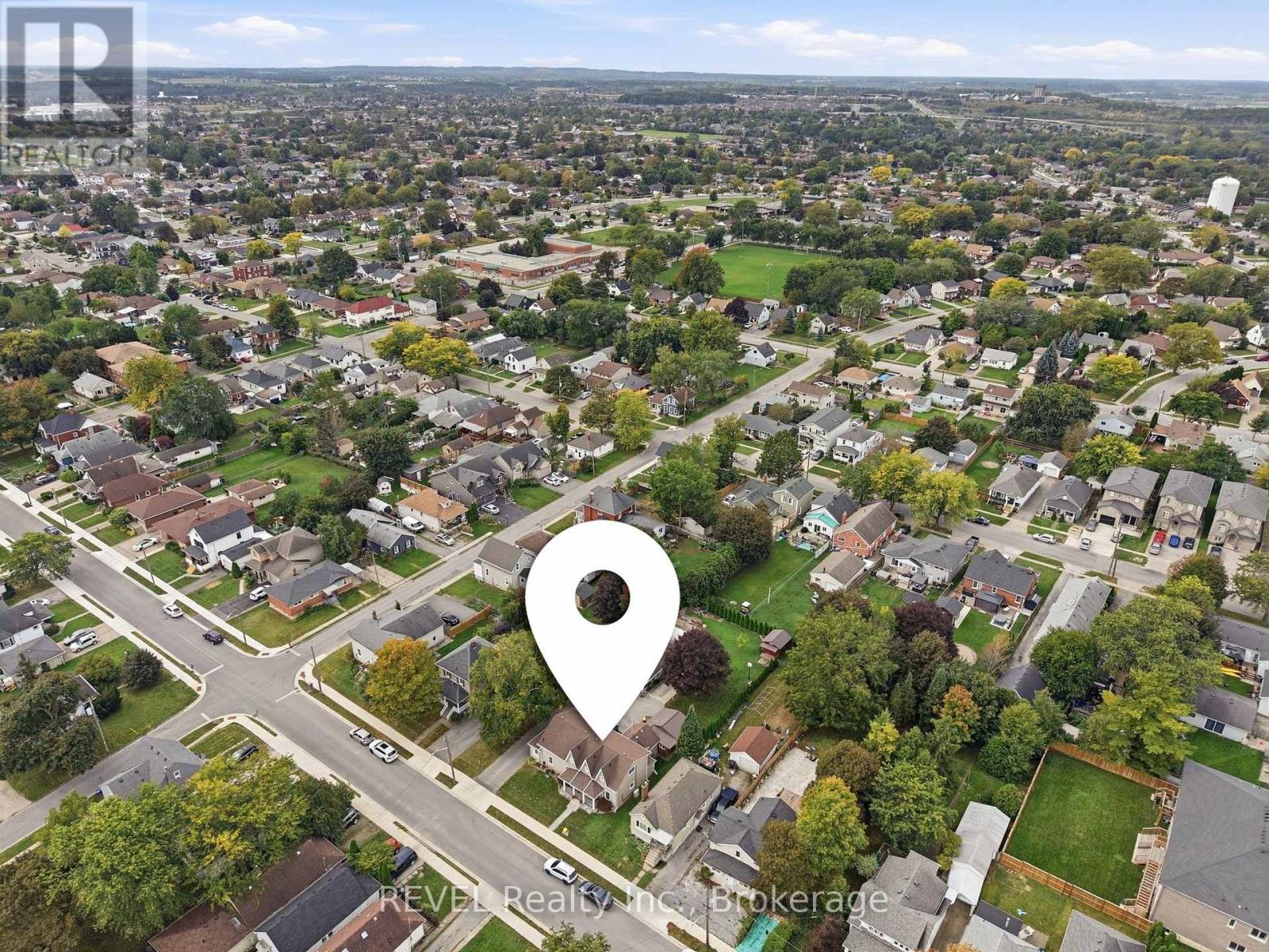 61 Queen Street North — photo 38