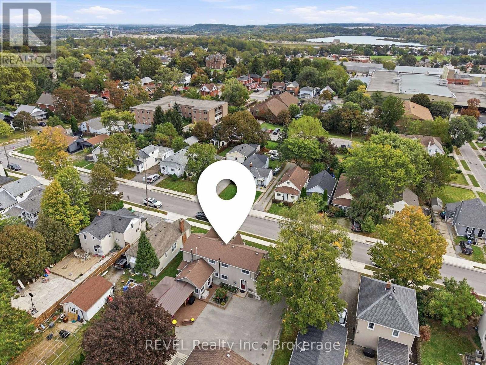 61 Queen Street North — photo 44