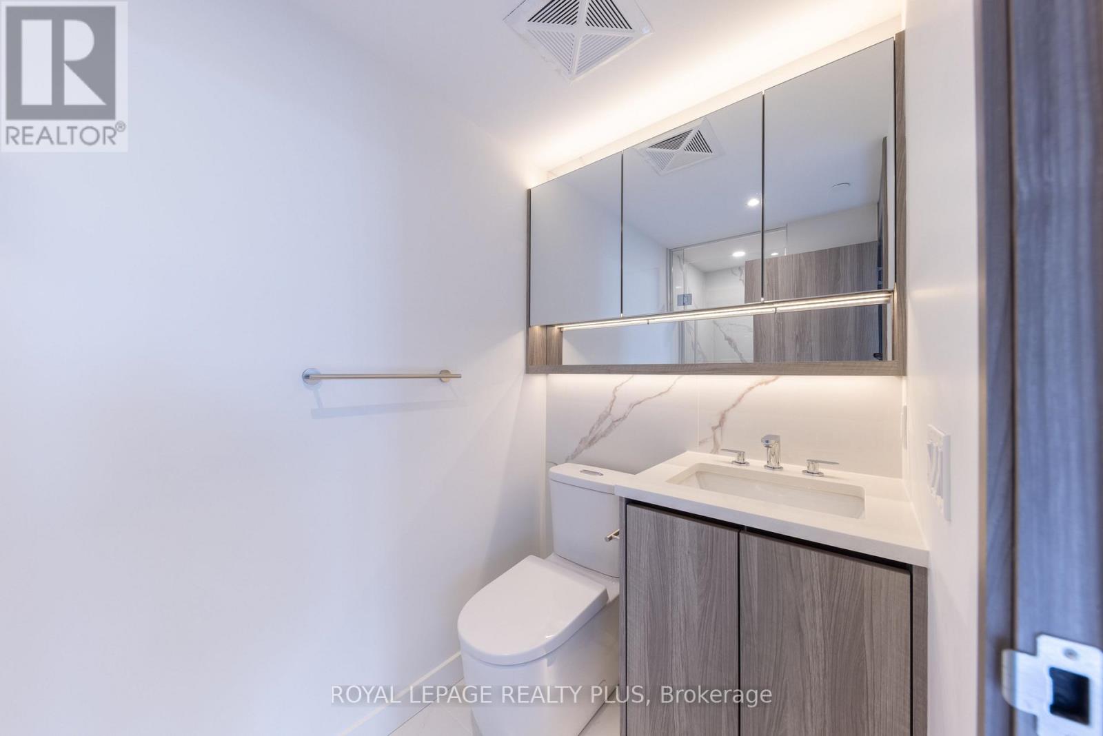 662- 68 Esther Shiner Boulevard, Toronto, ON photo 16