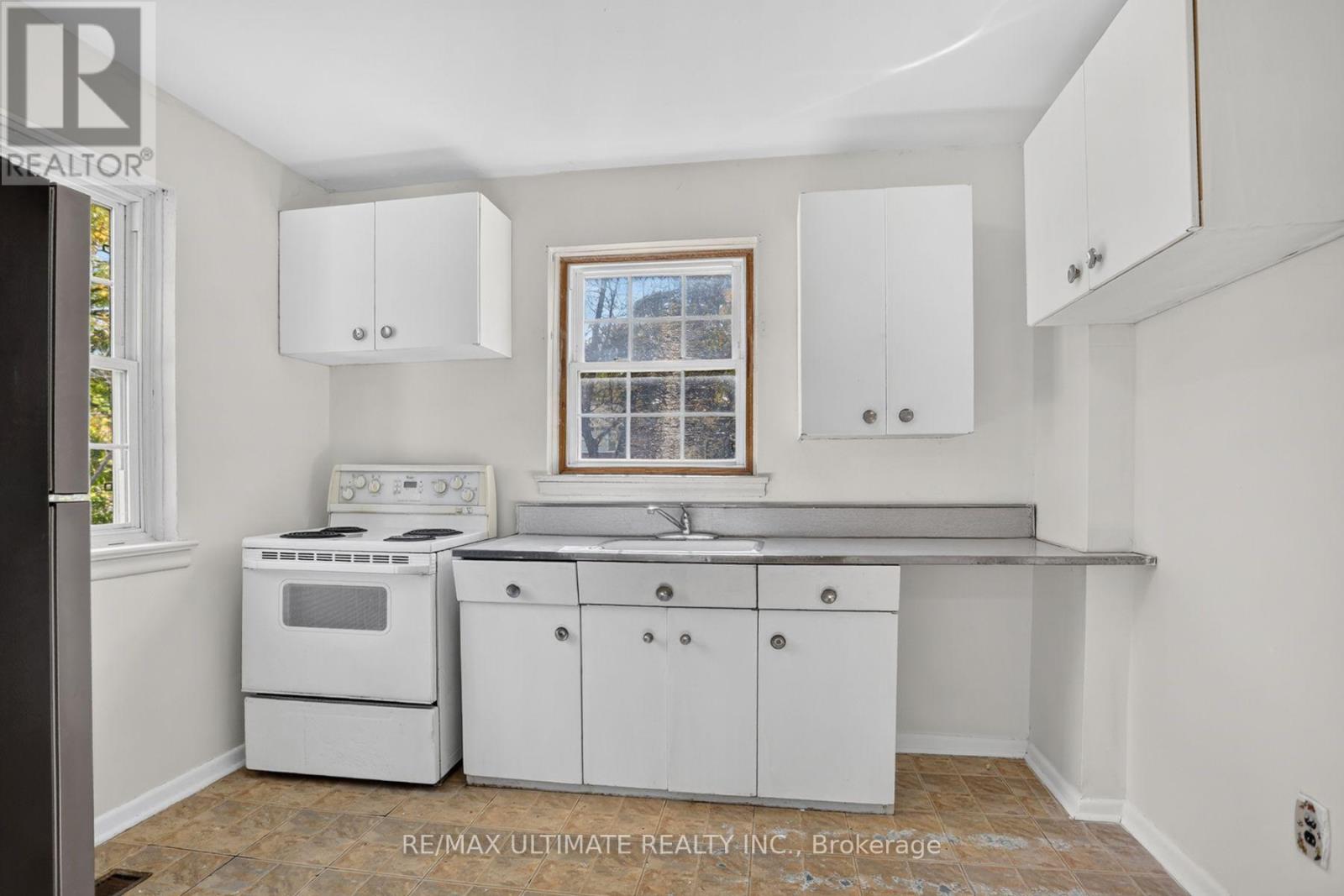73 CHESTNUT CRESCENT - 13