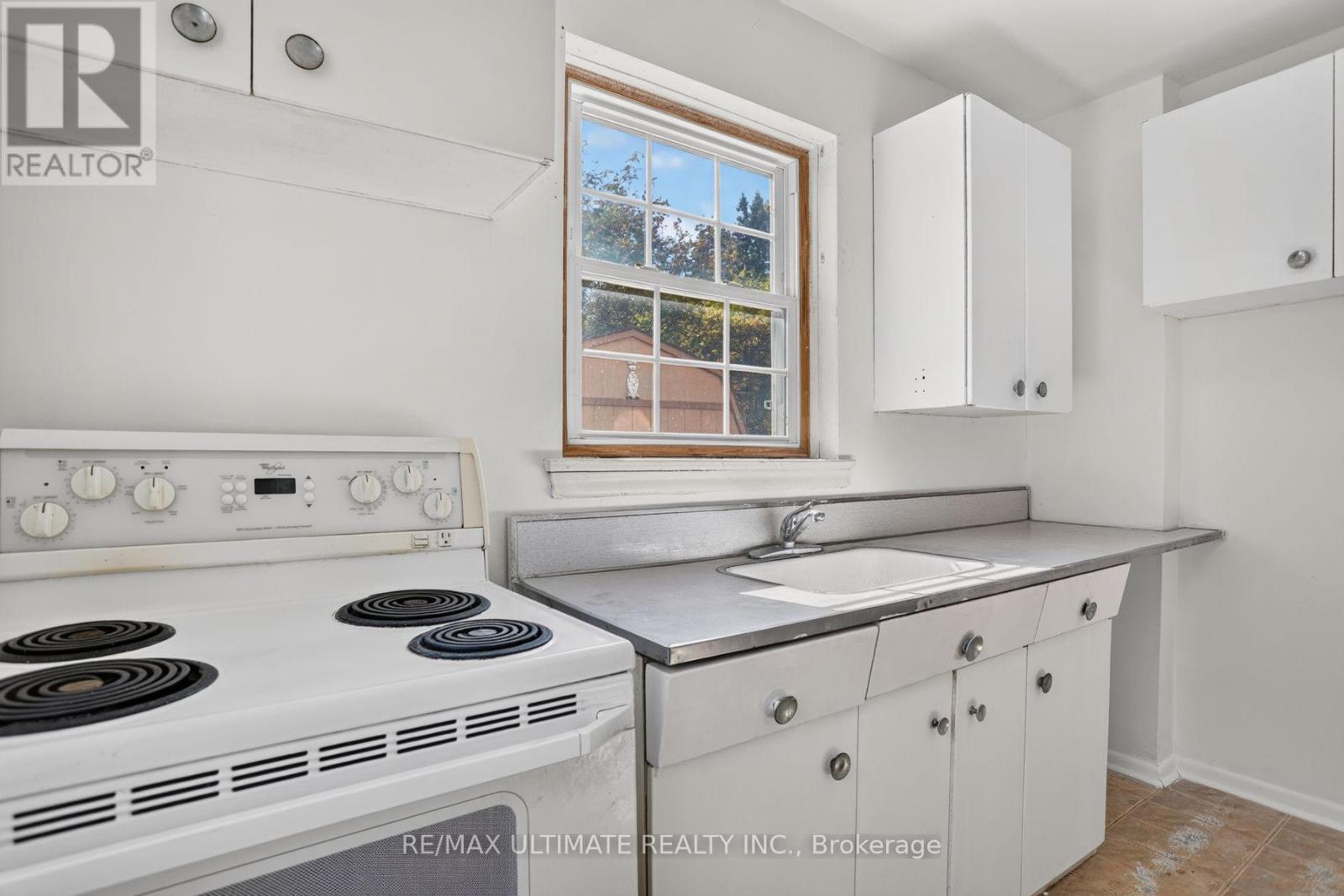 73 CHESTNUT CRESCENT - 14