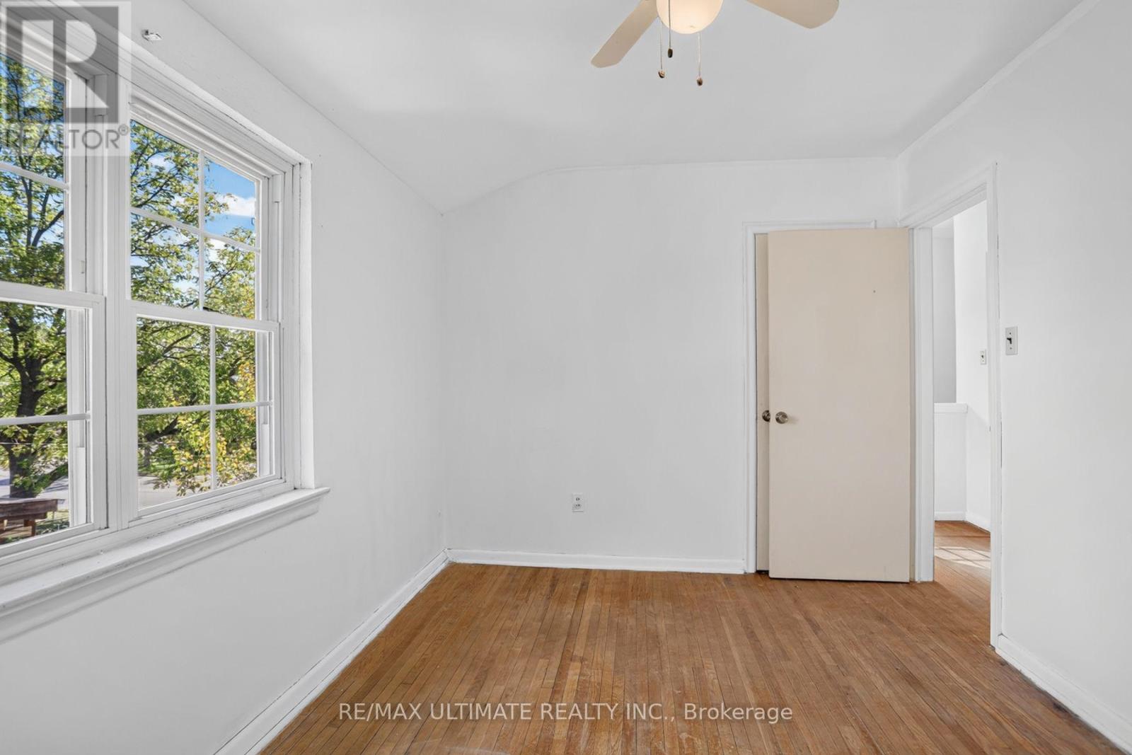 73 CHESTNUT CRESCENT - 19