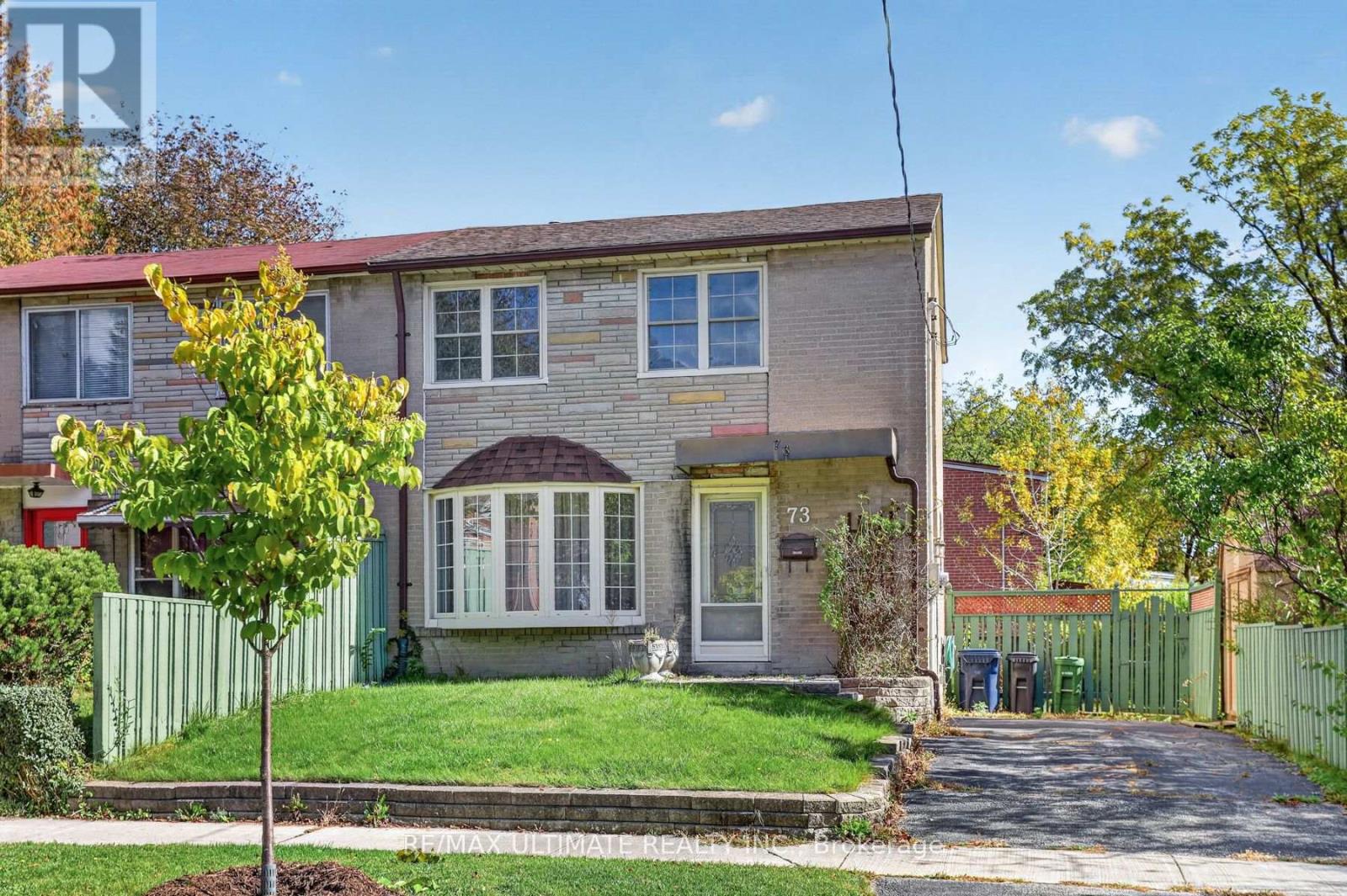 73 Chestnut Crescent, Toronto, ON photo 2