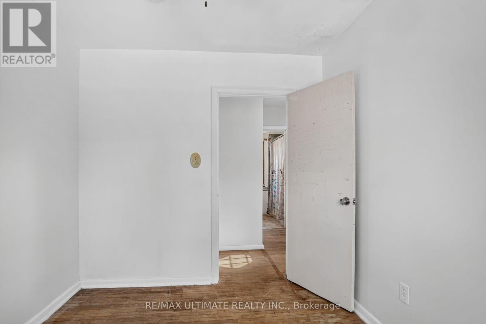 73 CHESTNUT CRESCENT - 22