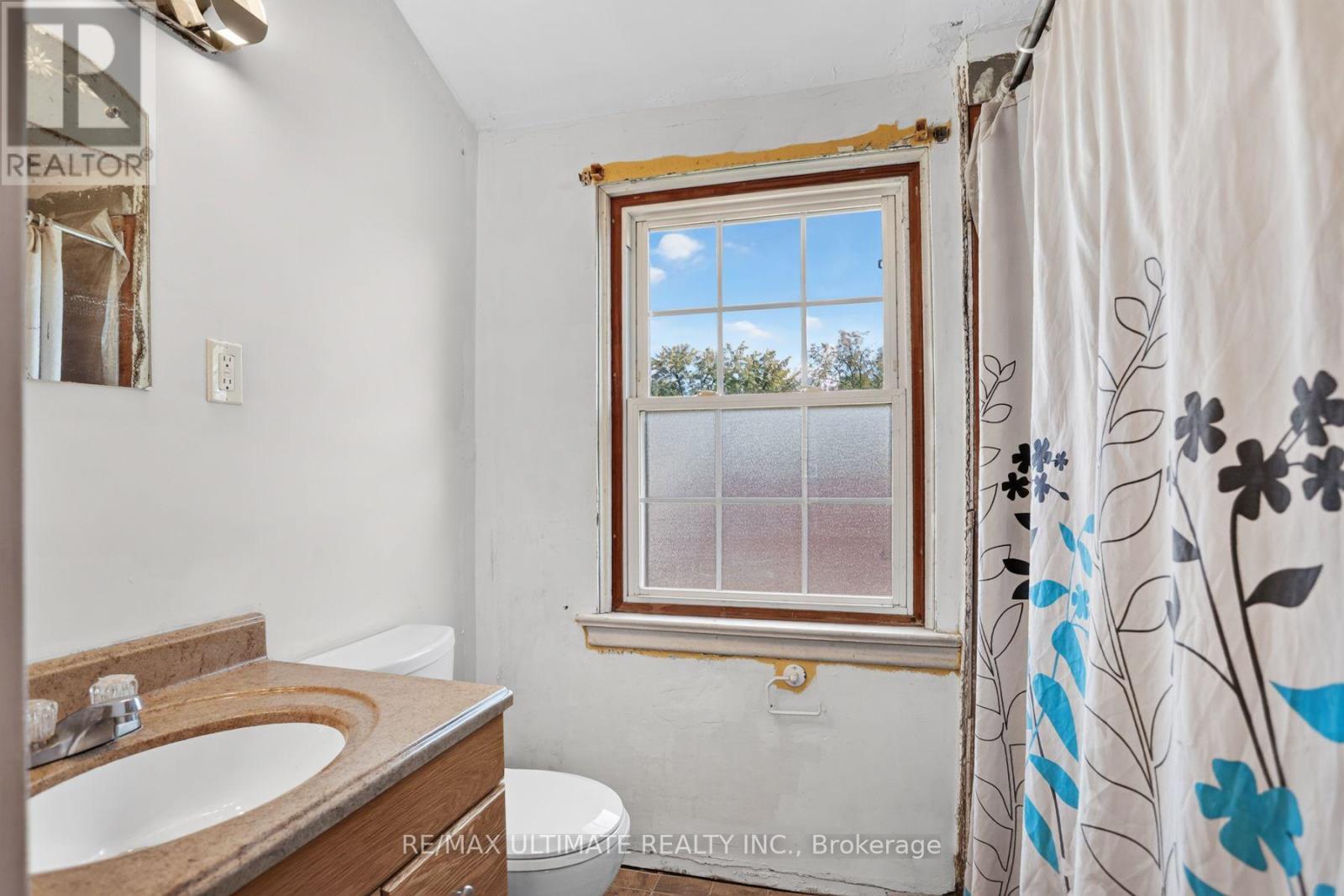 73 CHESTNUT CRESCENT - 24