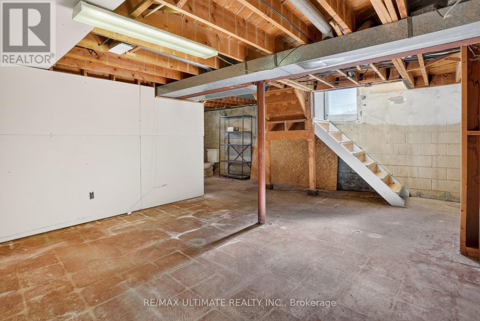 73 CHESTNUT CRESCENT - 29