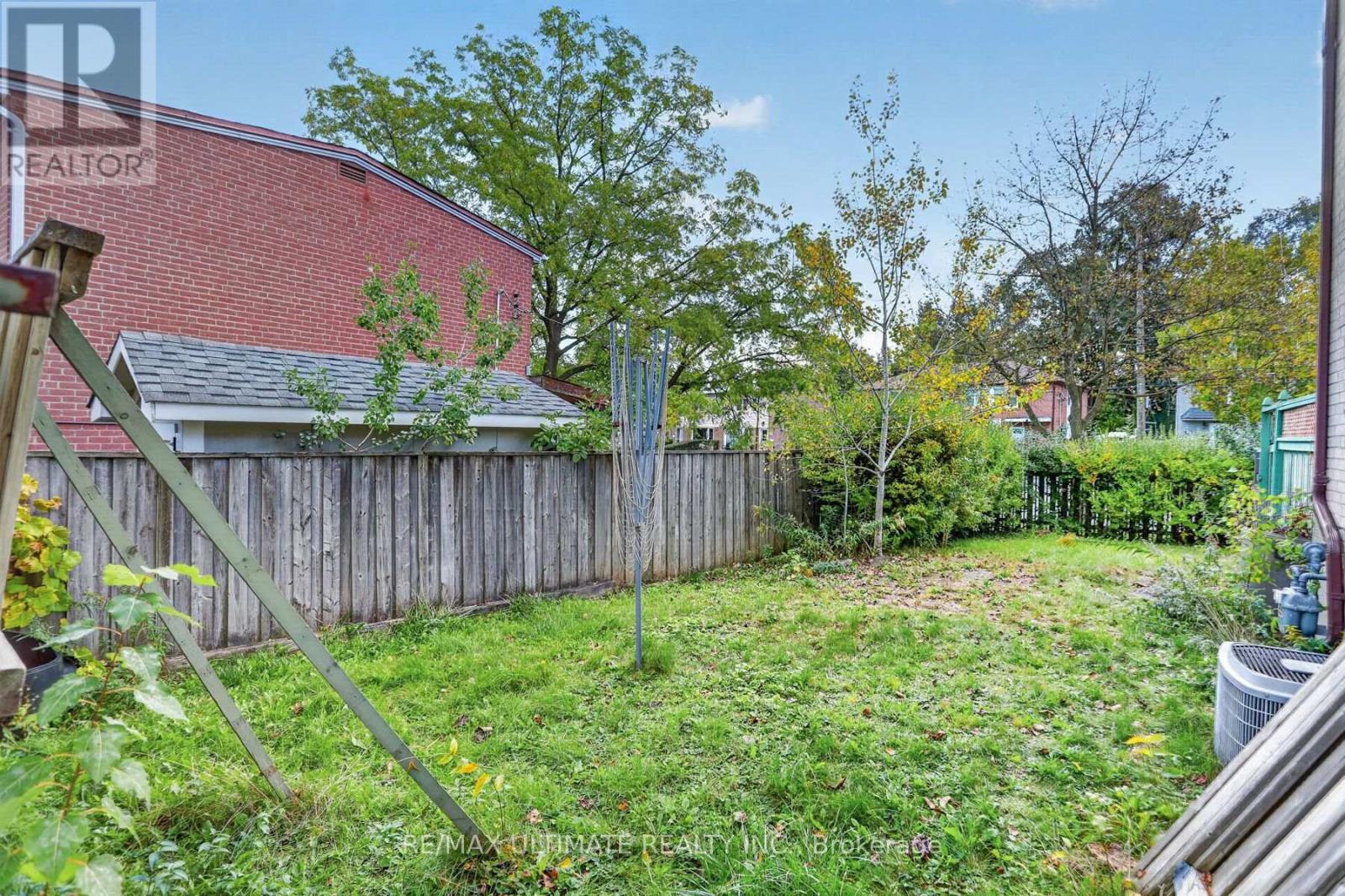 73 Chestnut Crescent, Toronto, ON photo 37