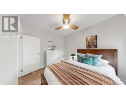 69 Coady Avenue, Toronto, ON M4M2Y9 Photo 24