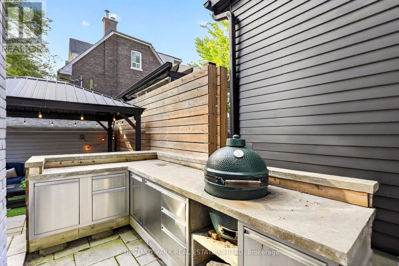 111 Dixon Avenue, Toronto, ON photo 23