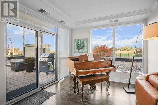 240 Villagewalk Boulevard — photo 16