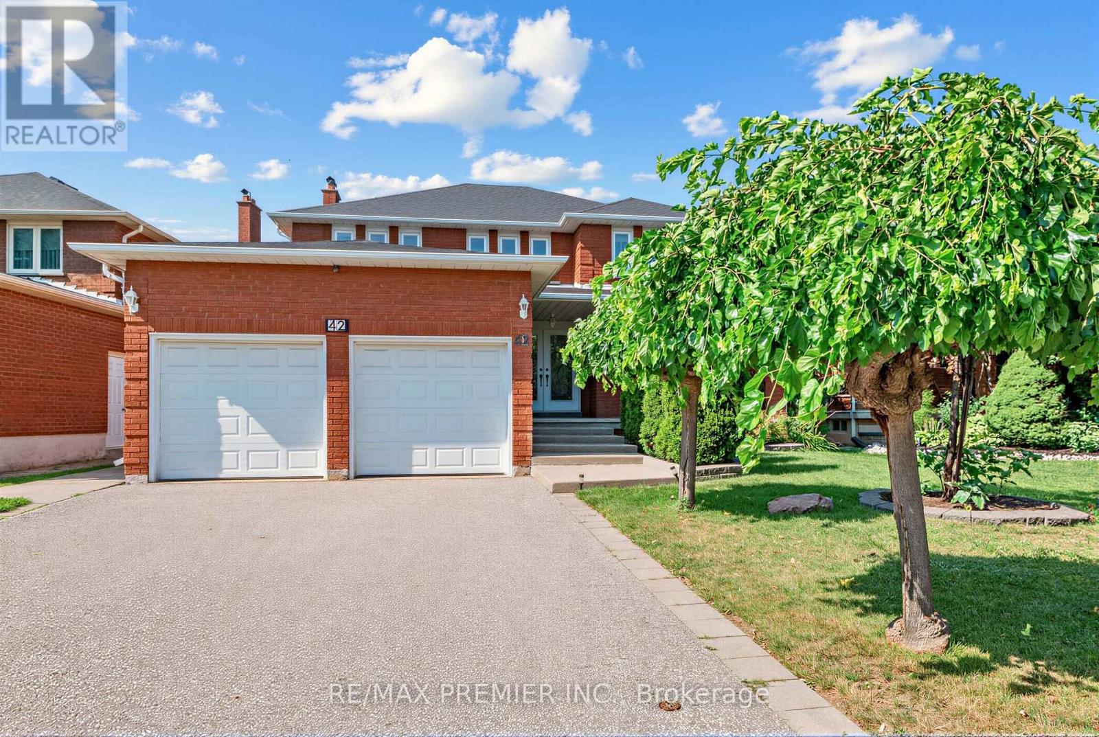 42 BURGOSA COURT, Vaughan (East Woodbridge) — photo 2