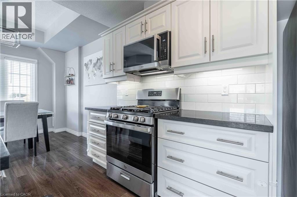 #13 11 STOCKBRIDGE Gardens - 16