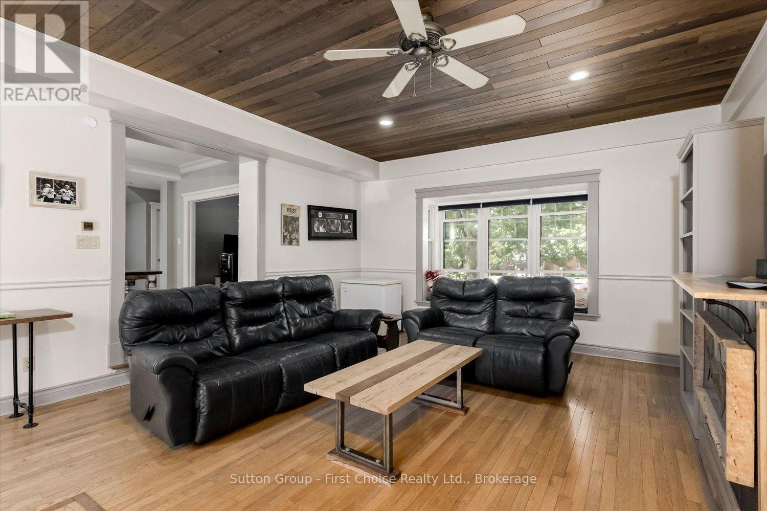 409 Mornington Street — photo 22