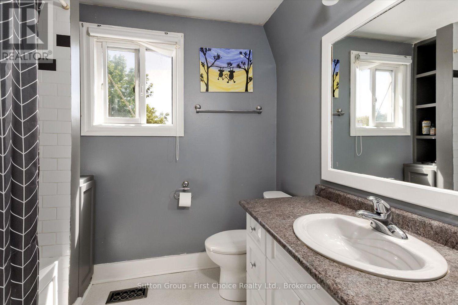 409 Mornington Street — photo 30