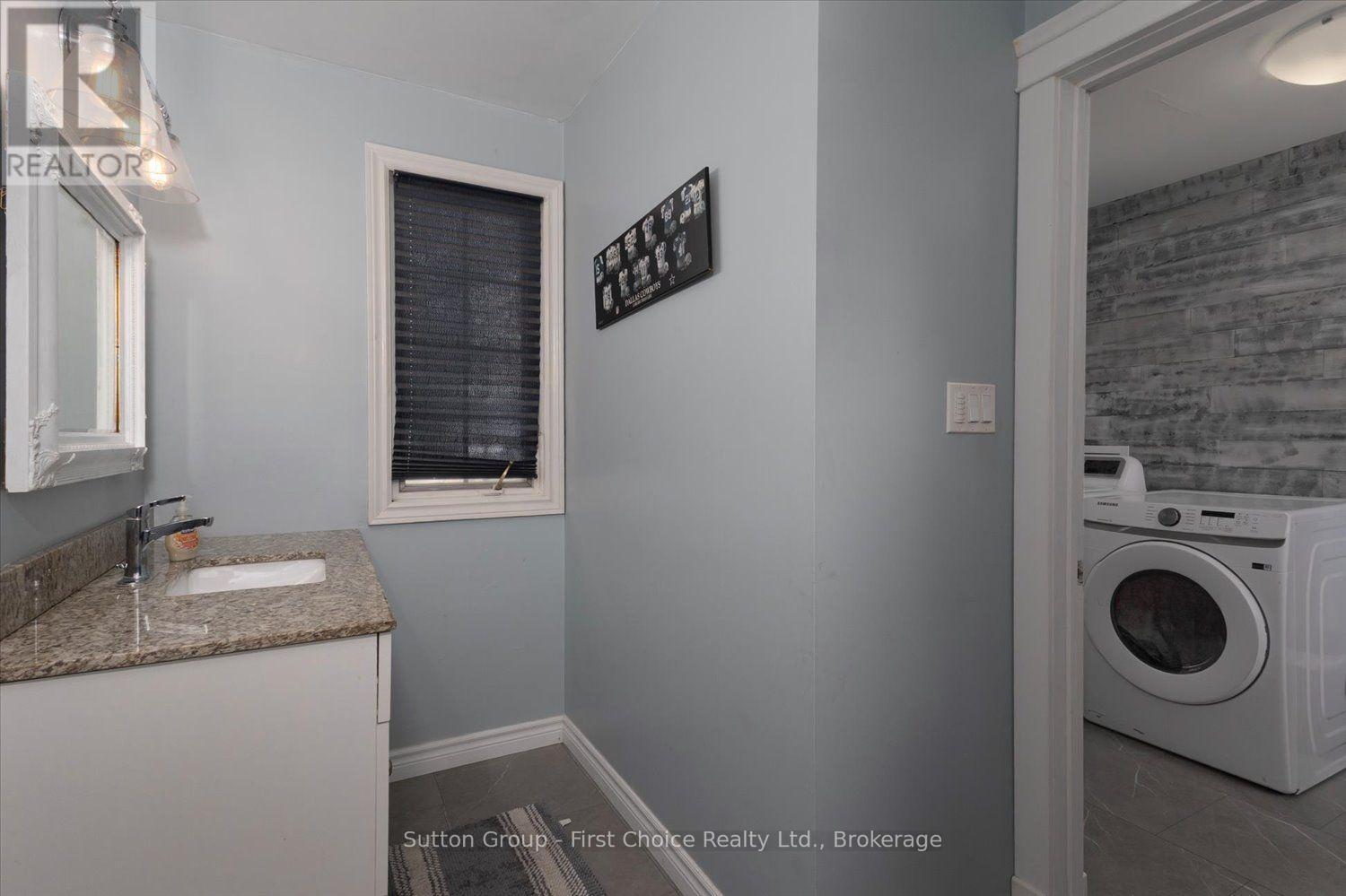 409 Mornington Street — photo 33