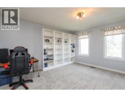 Primary Bedroom - 222 S 3 Street W, Magrath, AB T0K1J0 Photo 10