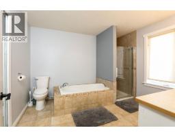 222 S 3 Street W, Magrath, AB T0K1J0 Photo 25