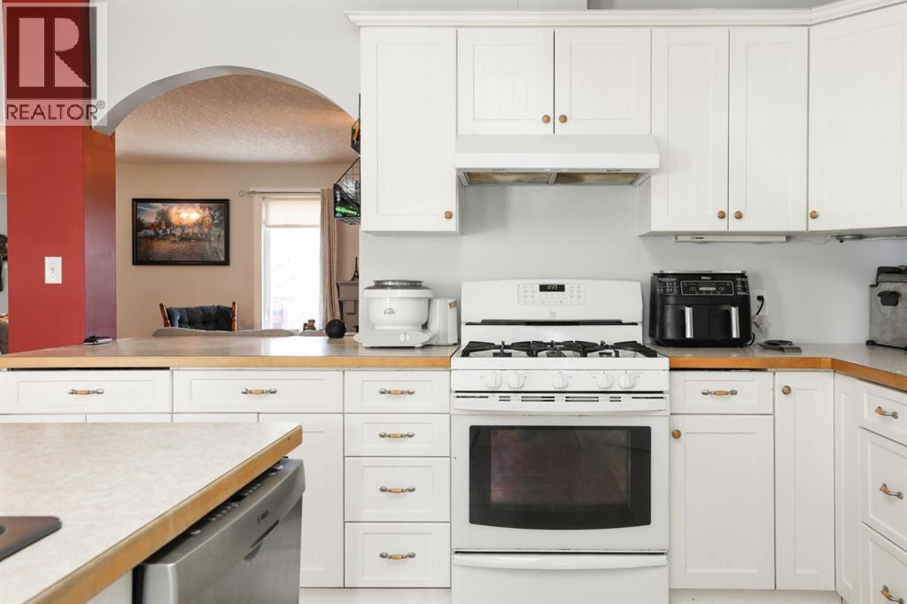 222 S 3 Street W - 19