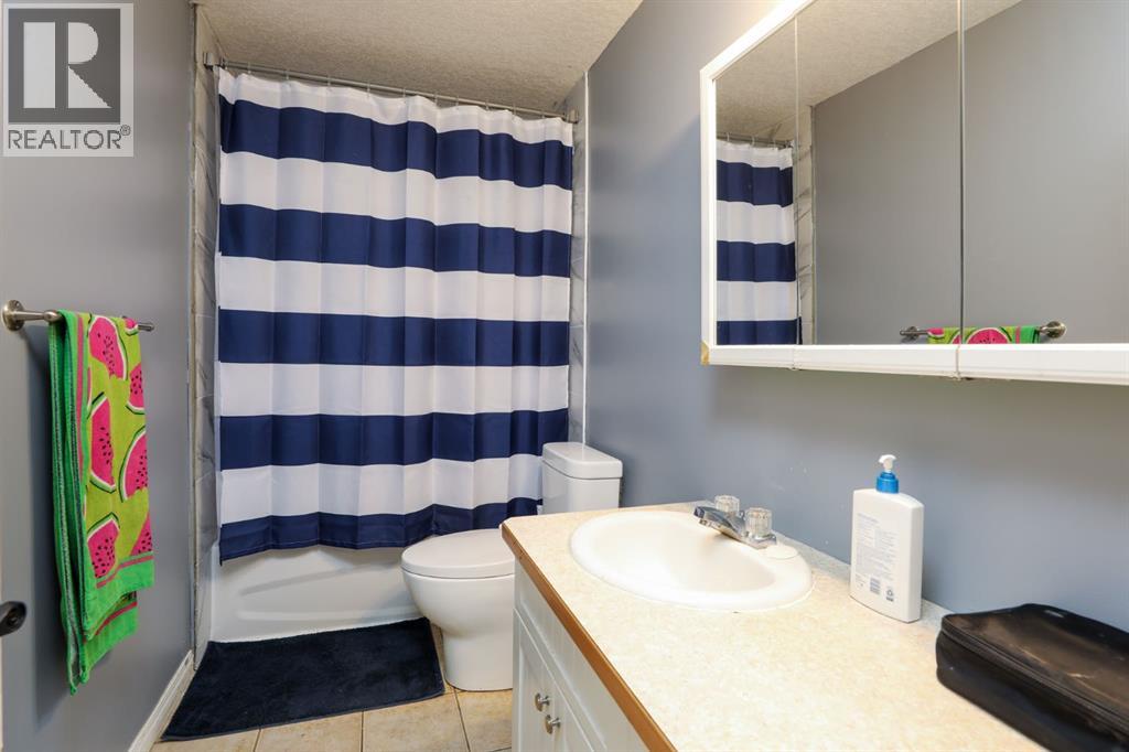 222 S 3 Street W - 28