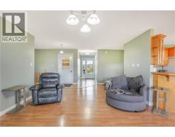 Bath (# pieces 1-6) - 10522 Route 105, Upper Kent, NB E7J2B4 Photo 6