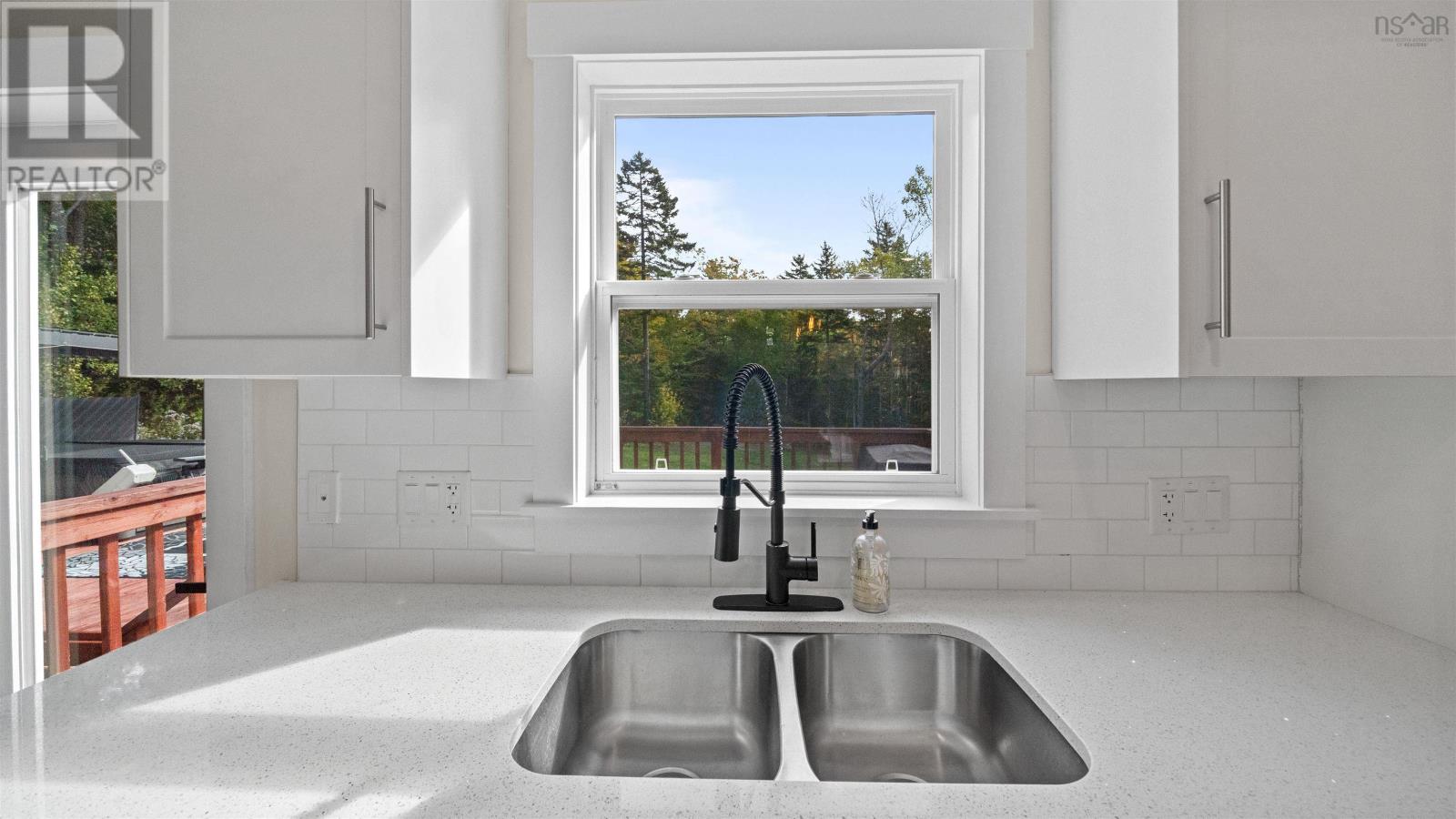 Property 8 of 46 of 329 Savoy Avenue, Kingswood North