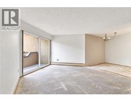 206 3800 Quadra St, Saanich, BC V8X1H8 Photo 10