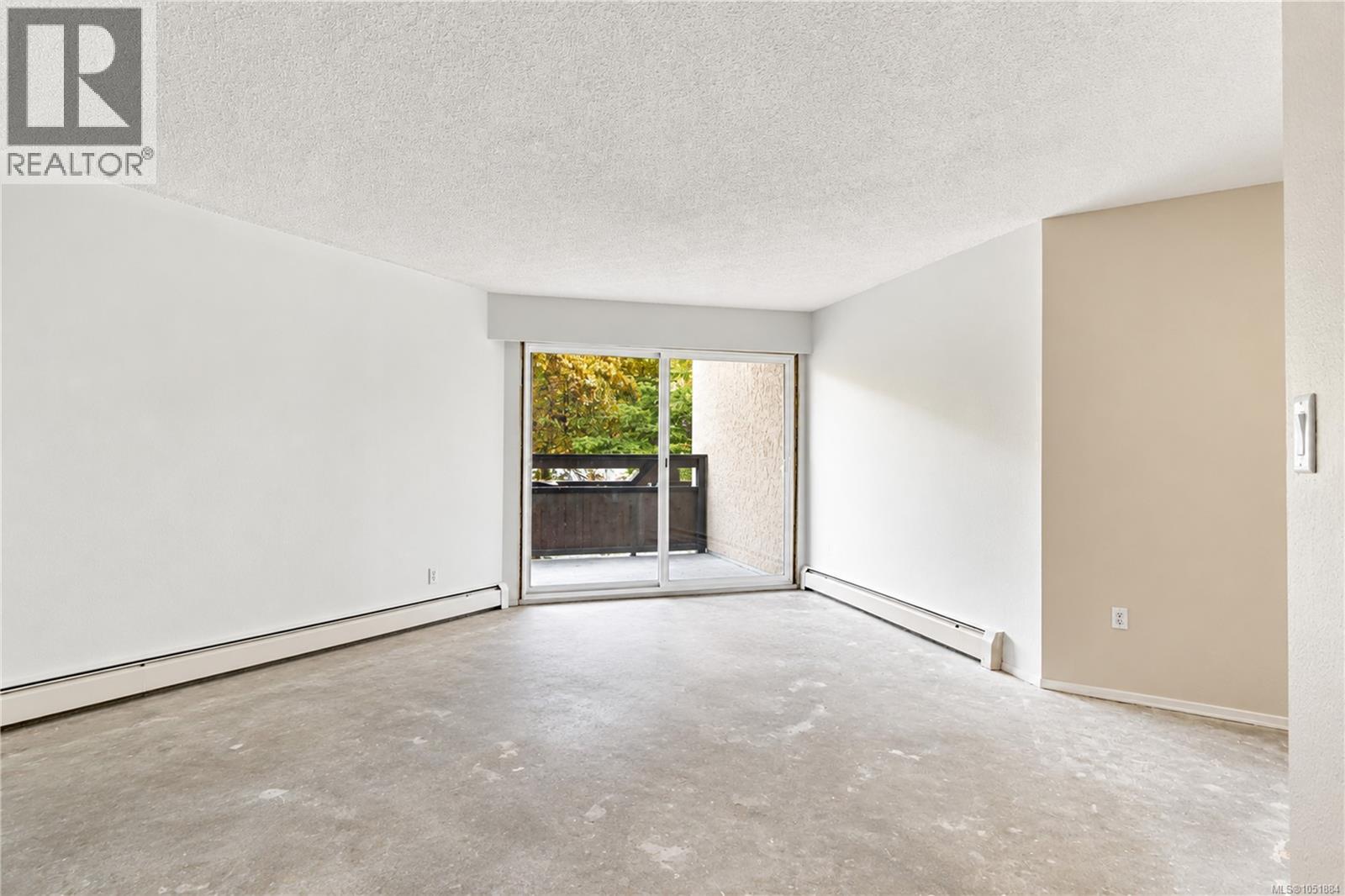 206 3800 Quadra Street, Saanich