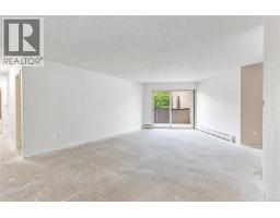 206 3800 Quadra St, Saanich, BC V8X1H8 Photo 8
