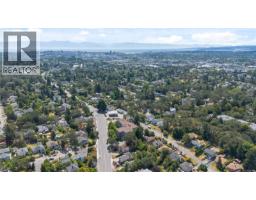 206 3800 Quadra St, Saanich, BC V8X1H8 Photo 37