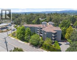 206 3800 Quadra St, Saanich, BC V8X1H8 Photo 30