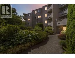 206 3800 Quadra St, Saanich, BC V8X1H8 Photo 26