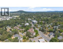 206 3800 Quadra St, Saanich, BC V8X1H8 Photo 34