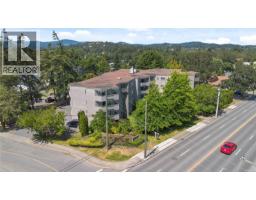 206 3800 Quadra St, Saanich, BC V8X1H8 Photo 29