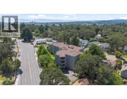 206 3800 Quadra St, Saanich, BC V8X1H8 Photo 31