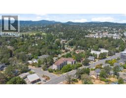 206 3800 Quadra St, Saanich, BC V8X1H8 Photo 35
