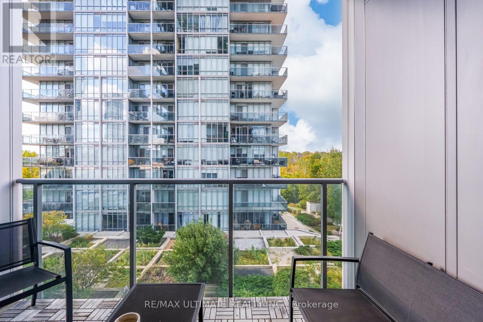 90 Park Lawn Road — photo 14