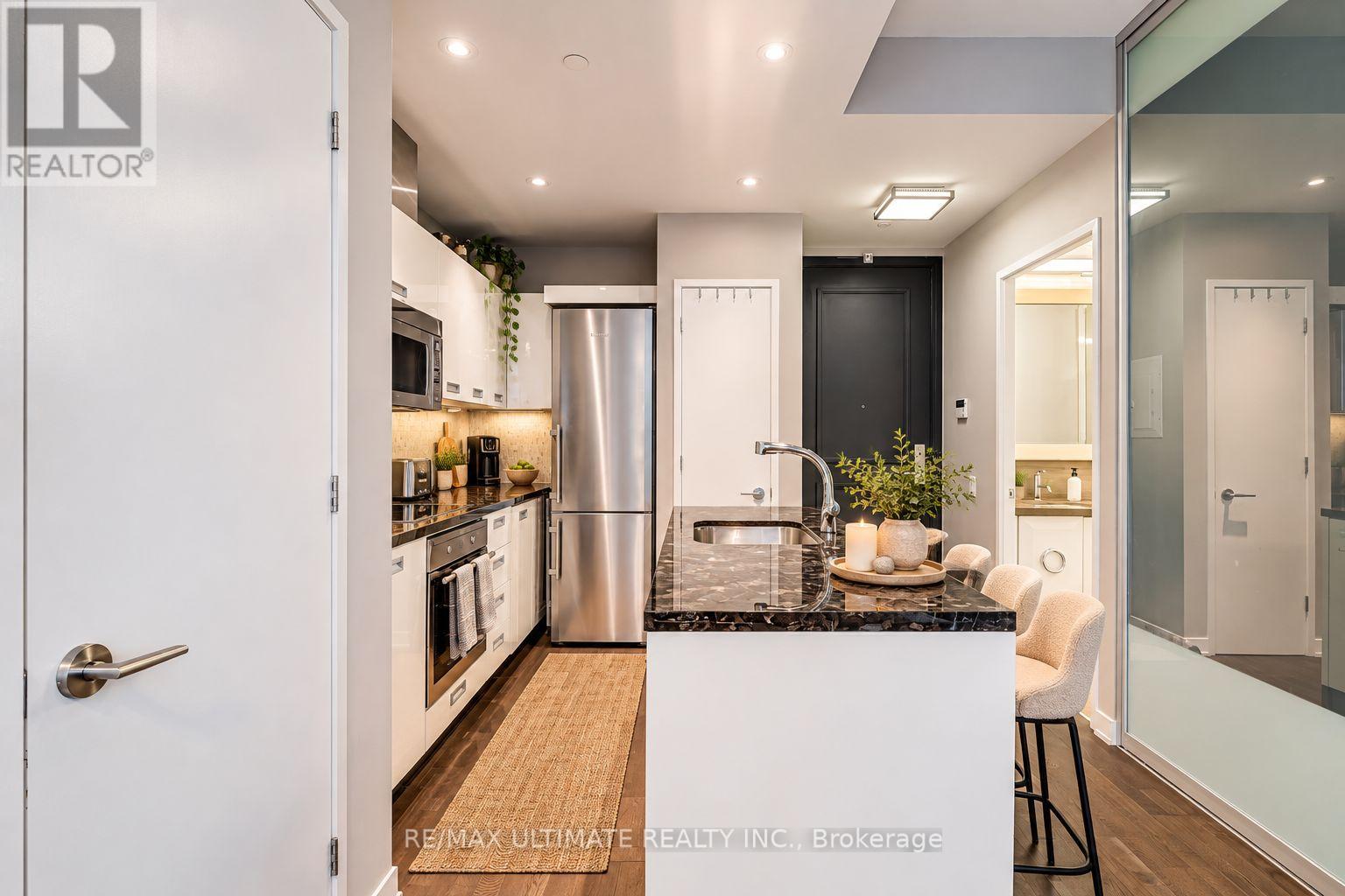 90 Park Lawn Road — photo 4