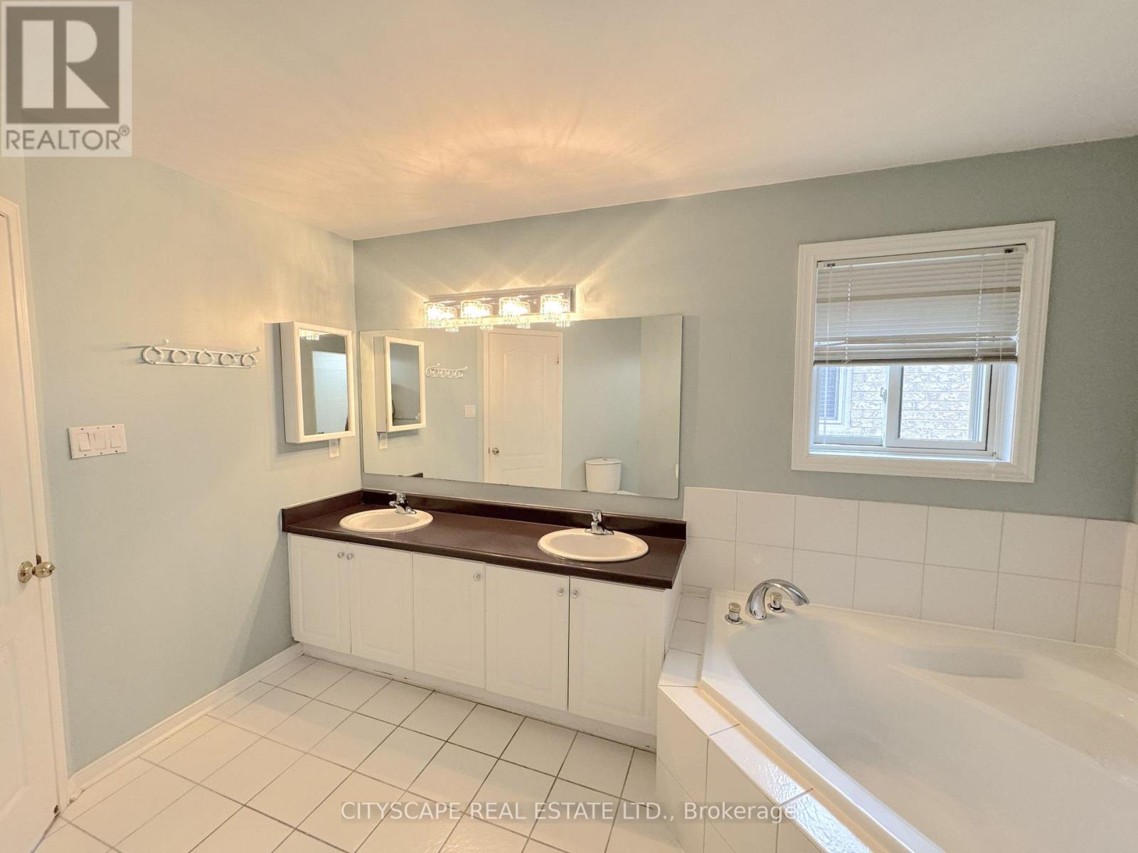 8 Safari Court, Brampton, ON photo 24